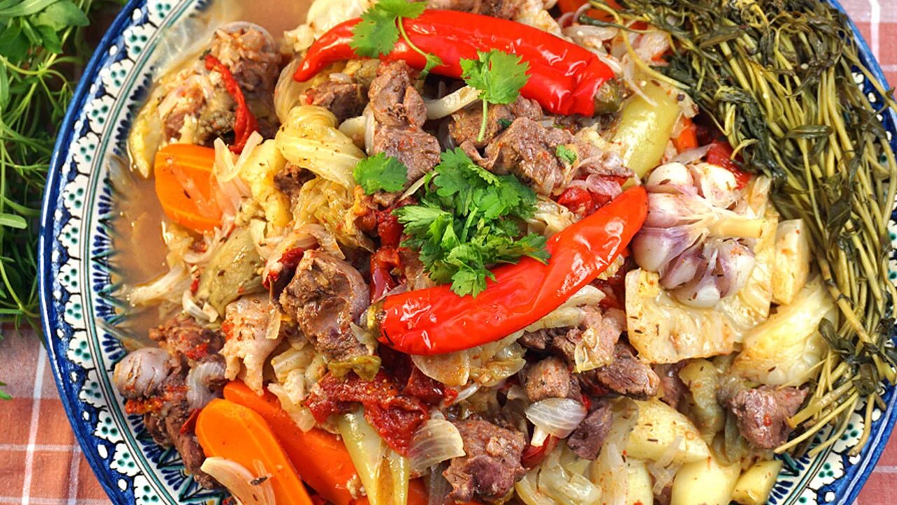 Басма кухня. Узбекская кухня домляма. дамлама таджикская. узбекское блюдо дамлама. узбекские еда димлама.