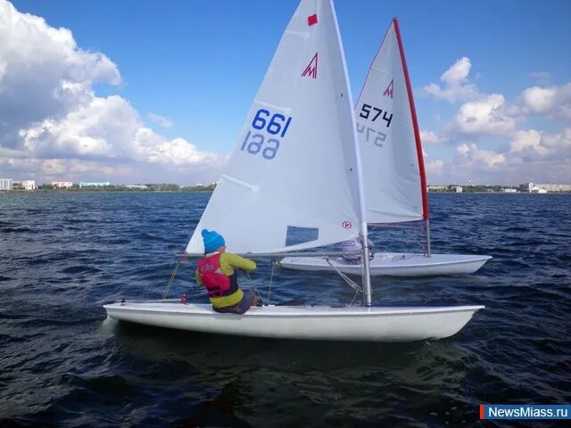 Модификация луча. Зеленый луч. Модификация луча. Парусная яхта луч. Лазерный луч.