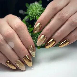 Красивый маникюр с золотом