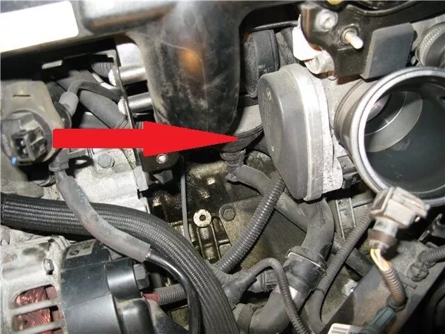 17) Чистка дроссельной заслонки, клапана холостого хода и клапана disa на bmw e4