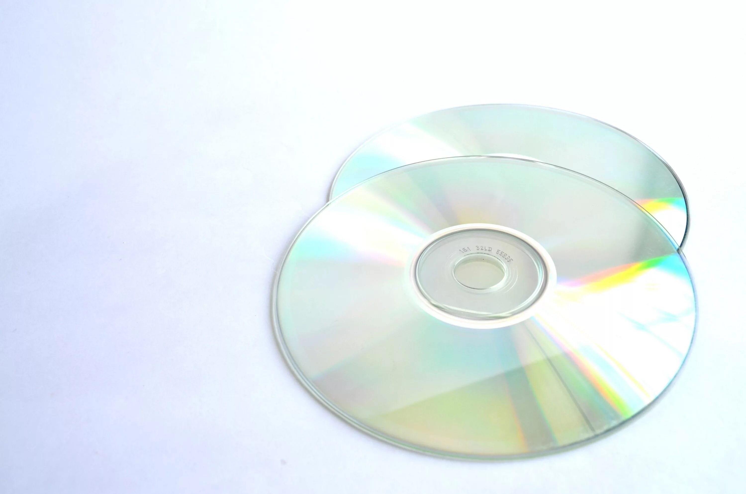 DVD-диски (DVD – Digital versatile Disk, цифровой универсальный диск),. Compact Disc CD-R 700. TL 426 SD диск. Диски СД двд General climate.