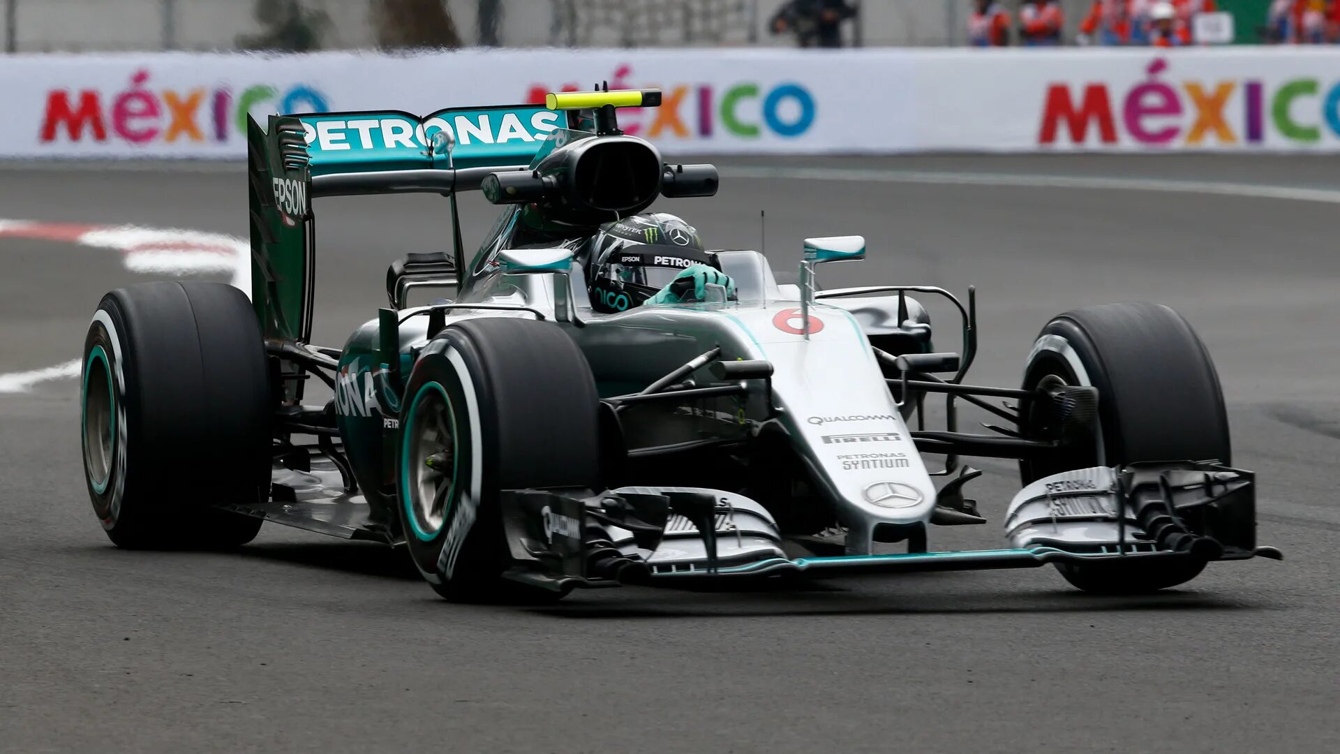 Гибрид первого поколения f1. Mercedes AMG f1 w05. Mercedes AMG f1 w07. Mercedes f1 w07 Hybrid. Mercedes w07 f1.