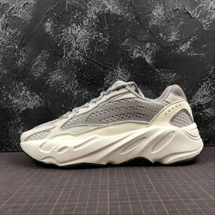 Adidas Yeezy 700. Adidas Yeezy 700 v2. Кроссовки adidas Yeezy 700. Adidas Yeezy 700 v2 static.