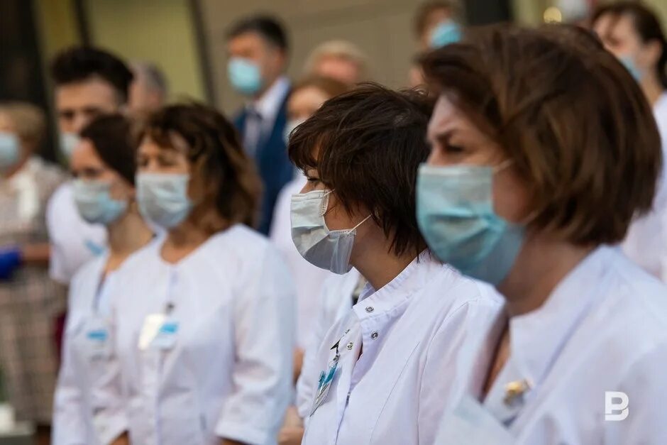 "чудеса медицины". Бейли д. Показала чудеса медицины. "чудеса медицины". Младенец и врач.