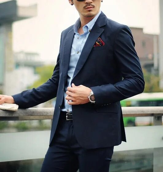 мужчина в красном костюме. свадебный костюм армани. студия маскарад на южной. костюм свадебный мужской большевичка синий. костюм j poker большевичка.