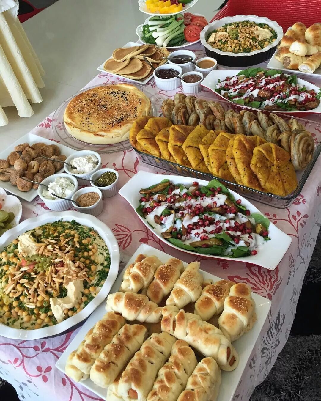هنا صورة شامله من عشاء كوكتشي #Padgram Ramadan recipes, Ramadan desserts, Morocc