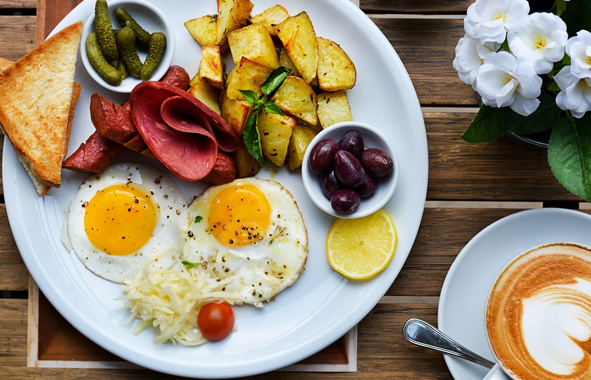 Завтрак в ресторане. Завтрак вид сверху. Красивый завтрак в ресторане. Breakfast меню. Завтраки меню москва