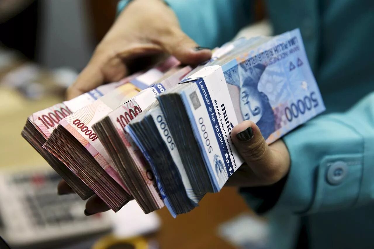 Доллары на бали. Доллары на бали. Доллары на бали. Купюры бали. Обмен валюты бали.