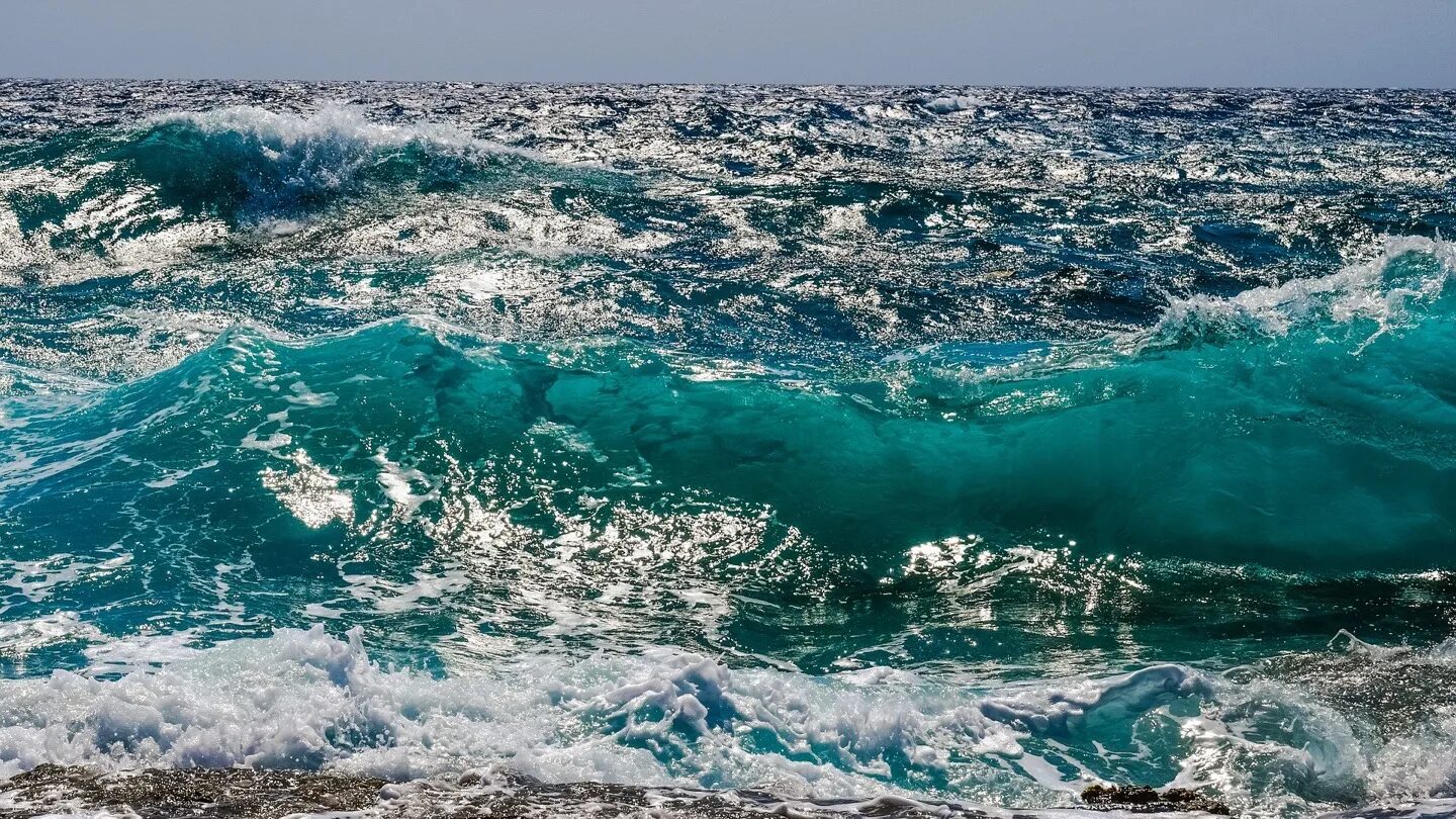 Цвет моря. Цвет морской волны. Море пена. Цвет морской пены. Пенные гребни волн