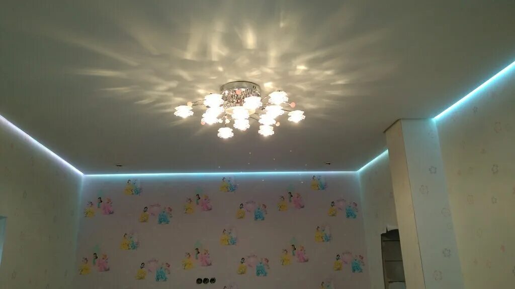 потолок комфорт натяжные потолки. красивые навесные потолки. силинг саратов. натяжные потолки комфорт, коломна. Saros design натяжные потолки.