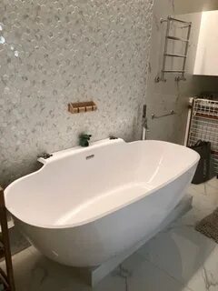 Ванна из камня пристенная