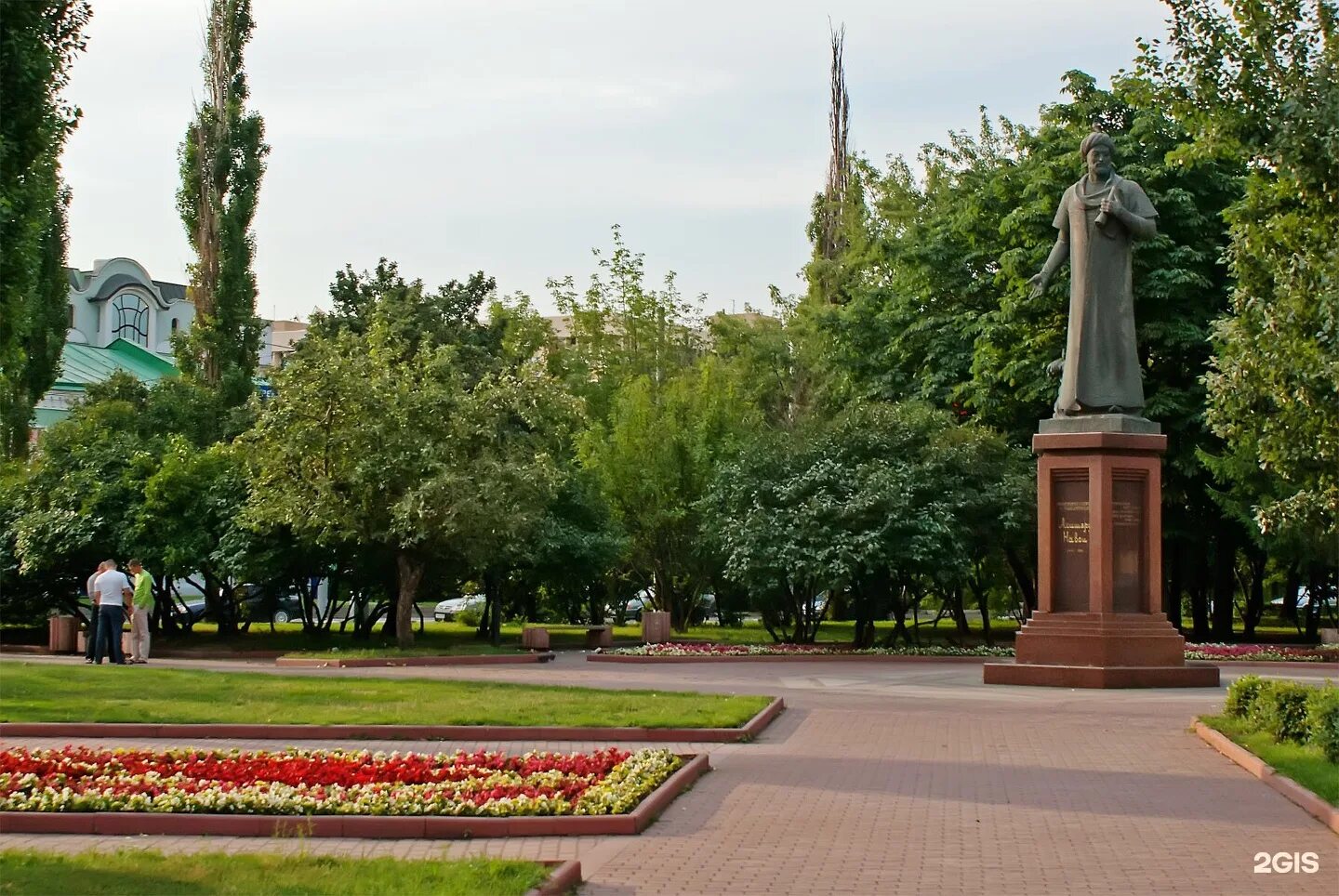 Photos at Сквер у памятника А. Навои - Замоскворечье - Серпуховская пл.