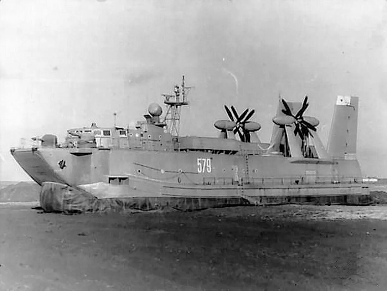 Малые десантные корабли ссср. Мдк 12. Ооо мдк. Мдк 12. Мдк-2 котлованная машина.