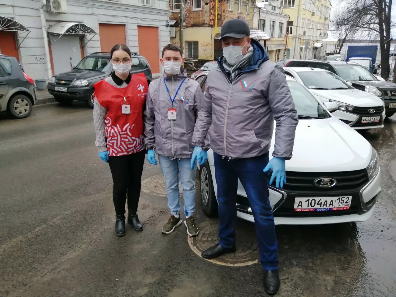 Машина волонтера. Волонтер на машине. Авто волонтёрство. Волонтеры Нижегородской области. Добровольцы с машинами.