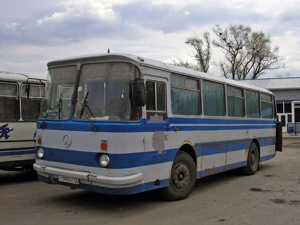 ЛАЗ 697н. ЛАЗ-697н турист. ЛАЗ 697н Модимио. Автобус ЛАЗ 697н.
