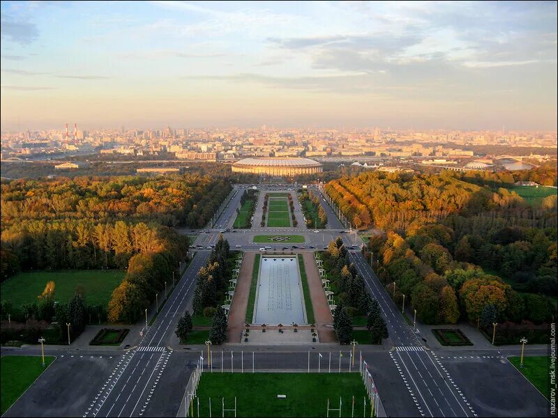 Воробьевы горы москва площадка. Парк Воробьевы горы МГУ. Смотровая площадка МГУ Воробьевы. Воробьевы горы Лужники. Парк Воробьевы горы смотровая площадка.