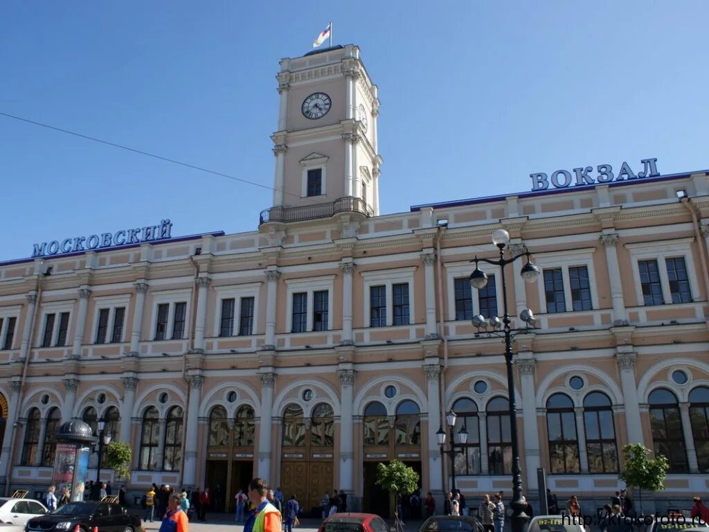 Московский вокзал спб телефон. Московский вокзал Санкт-Петербург. Московский вокзал Питер. Санкт-Петербург главный Московский вокзал. Московский вокзал Санкт-Петербург Архитектор.