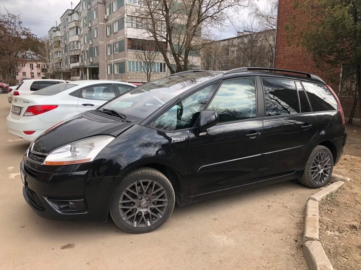 Citroen c4 grand picasso 2009. Ситроен с4 гранд пикассо красный. Grand picasso 2009. Citroen c4 picasso 2009. Grand c4 picasso 2009.