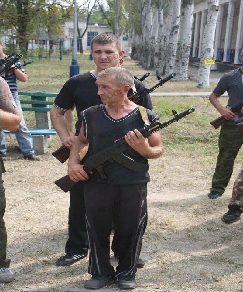 Армия Украины оборванцы. Украинские военные бомжи. Военный бомж