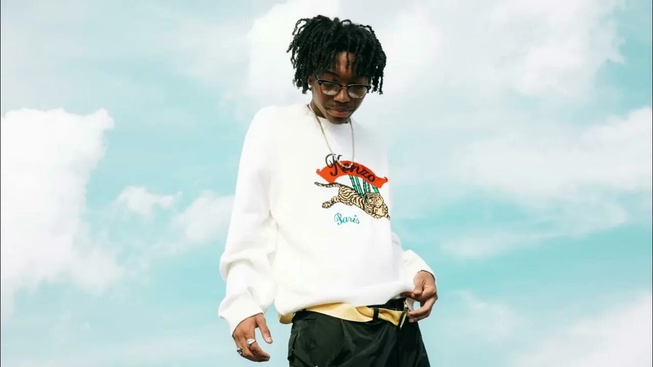 Playboi carty ur the moon. Обложка альбома playboicarti. Carti genius. Vlone арт. Carti genius.