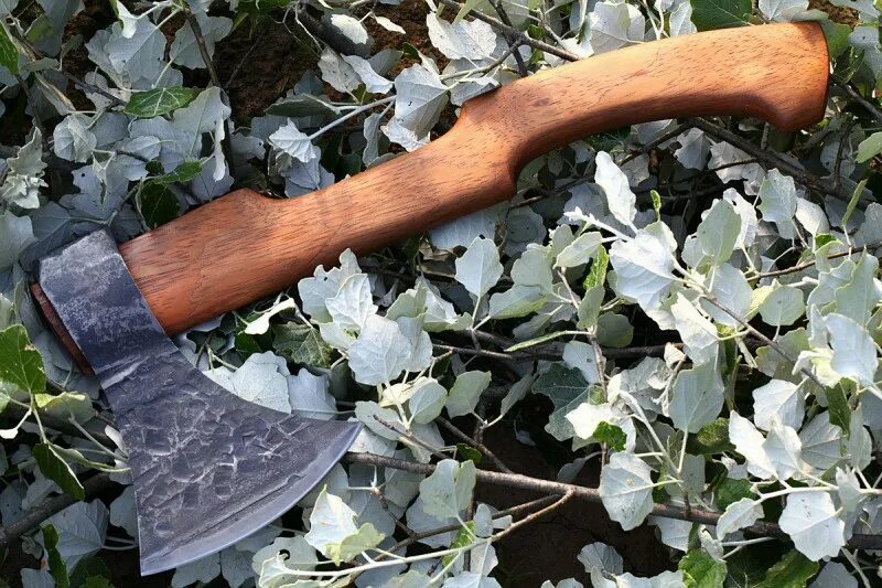 Заточка плотницкого топора. Топор минского подшипникового завода. Как использовать топорик. Топоры верескунова. Как использовать топорик.