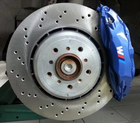 Отзывы тормозные диски bmw. Bmw m5 f10 тормоза. Тормозной диск бмв x6m. Отзывы тормозные диски bmw. Отзывы тормозные диски bmw.