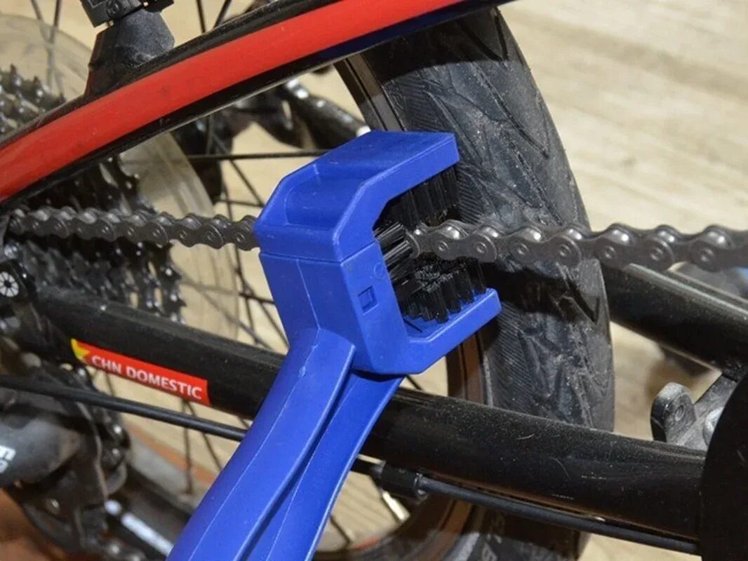 Купить защиту цепи. Очиститель цепи велосипеда. Кожух цепи велосипеда. Кожух для велосипедной цепи. Защита цепи для велосипеда.