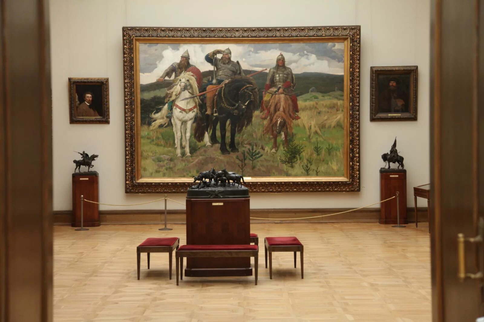 третьяковка экспонаты. музей в жизни города изо. третьяковская галерея шишкин зал. картинная галерея в москве третьяковская. Nft третьяковская галерея.