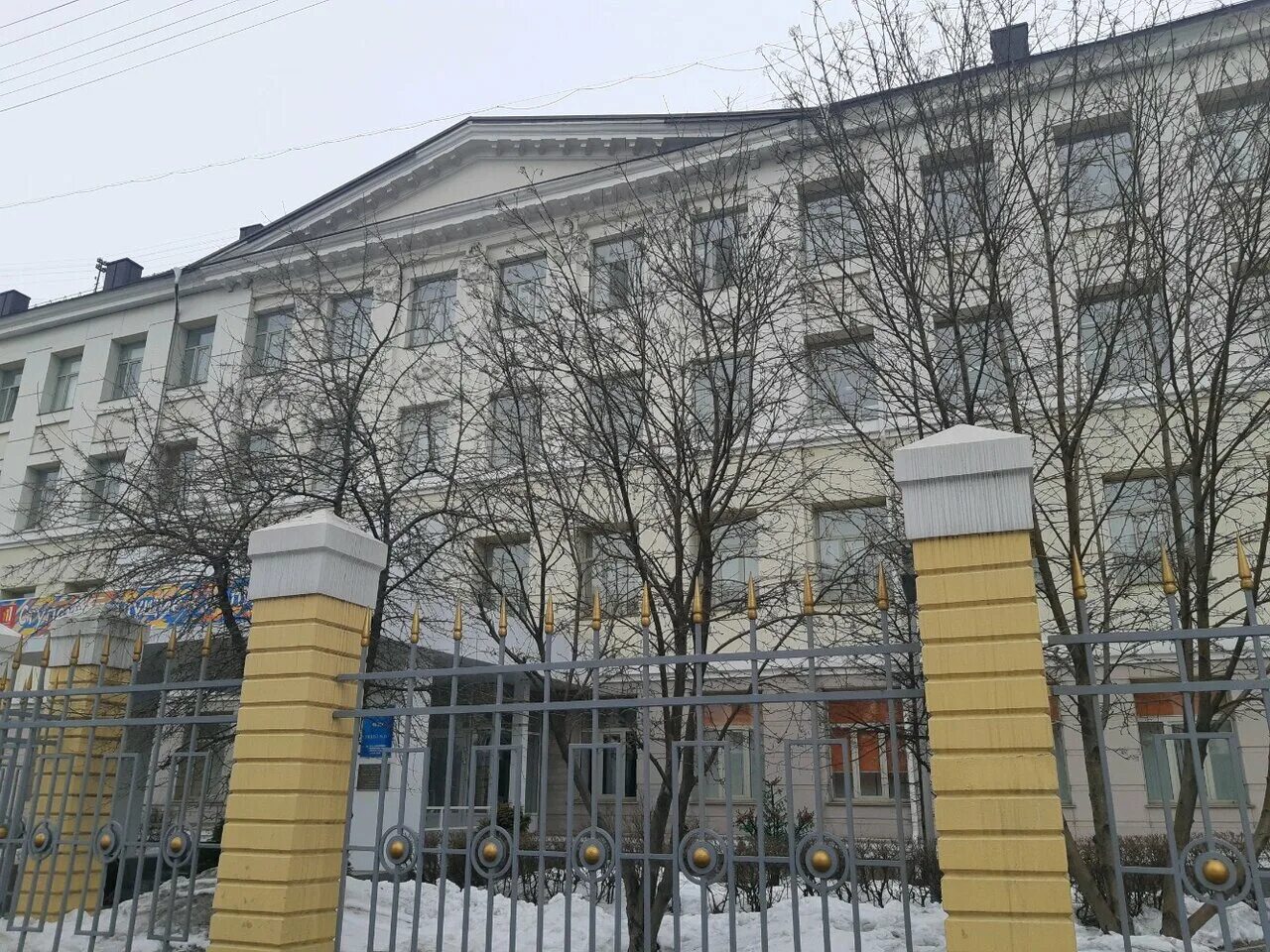 111 лицей новокузнецк. Лицей 35 новокузнецк. Кирова 35. 111 лицей новокузнецк младший корпус. 111 лицей внутри.