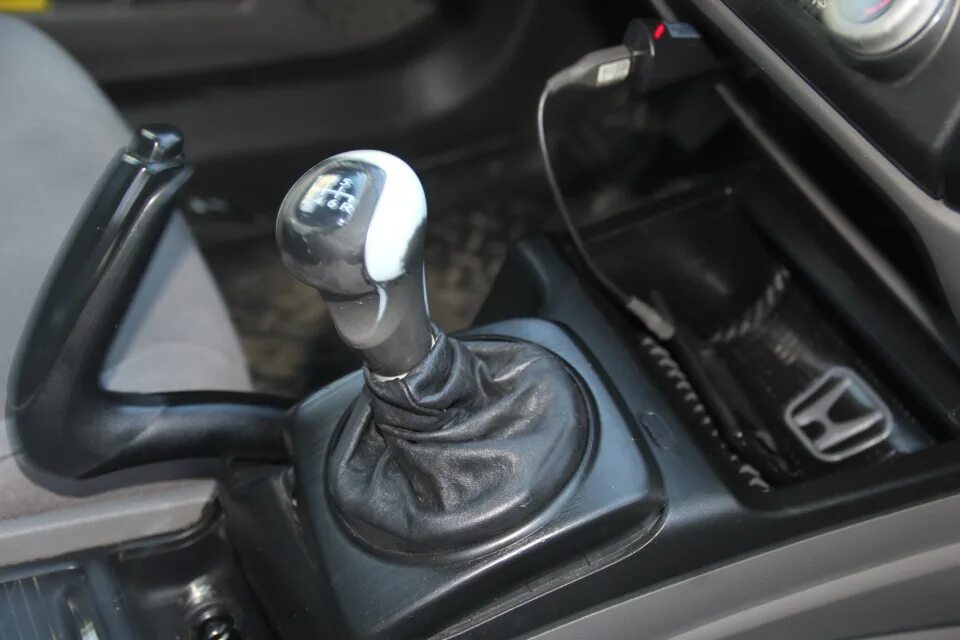 Honda civic x transmission. Ручка кпп хонда цивик. Хонда цивик 2007 года коробка передач. Ручка кпп хонда цивик 4д. Ручка кпп хонда цивик 6.