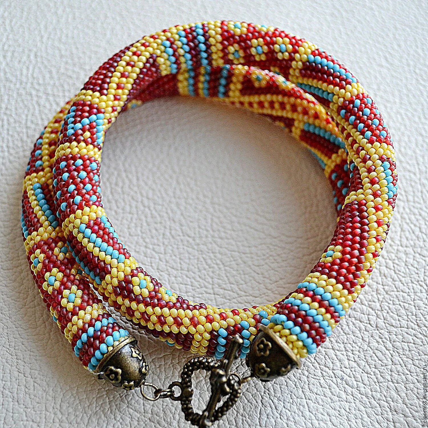 Жгут из бисера ниссан. Бисерный жгут. Солнечный жгут. Солнечный жгут. Флаг россии из бисера.