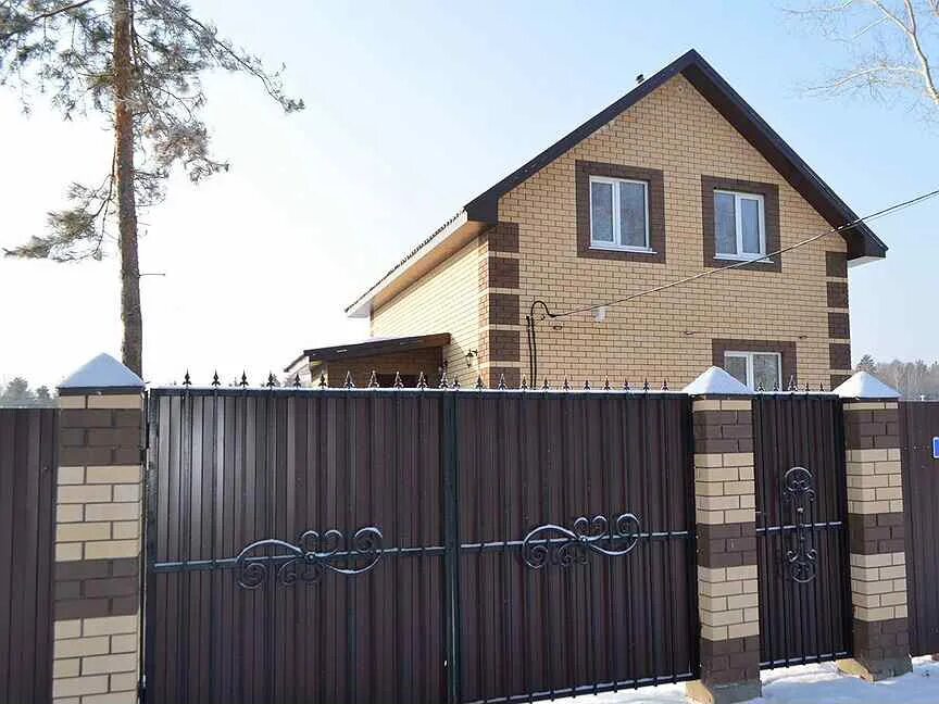 Дом купца в п буркова тюмень. Деревня патрушева тюмень. Дом в патрушево тюмень. Особняк в патрушева тюмень. Теплый дом коттедж.