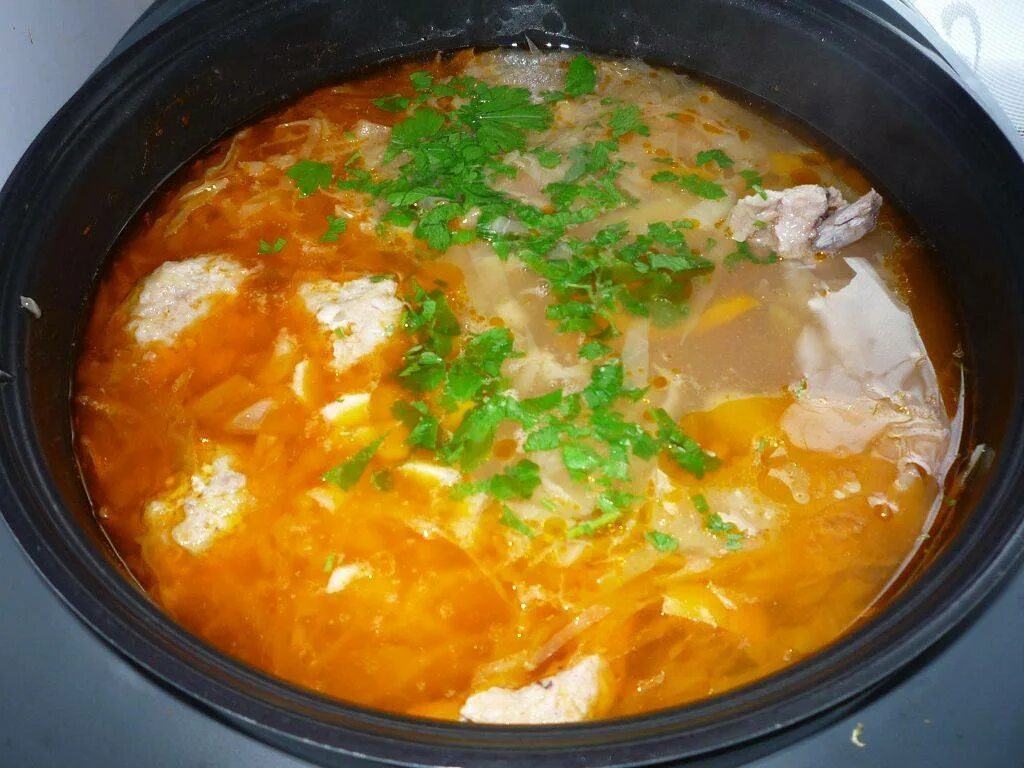 Щи. Щи с капустой. Щи из кислой капусты. Щи с квашеной капустой. Щи с квашеной капусты рецепт пошагово.