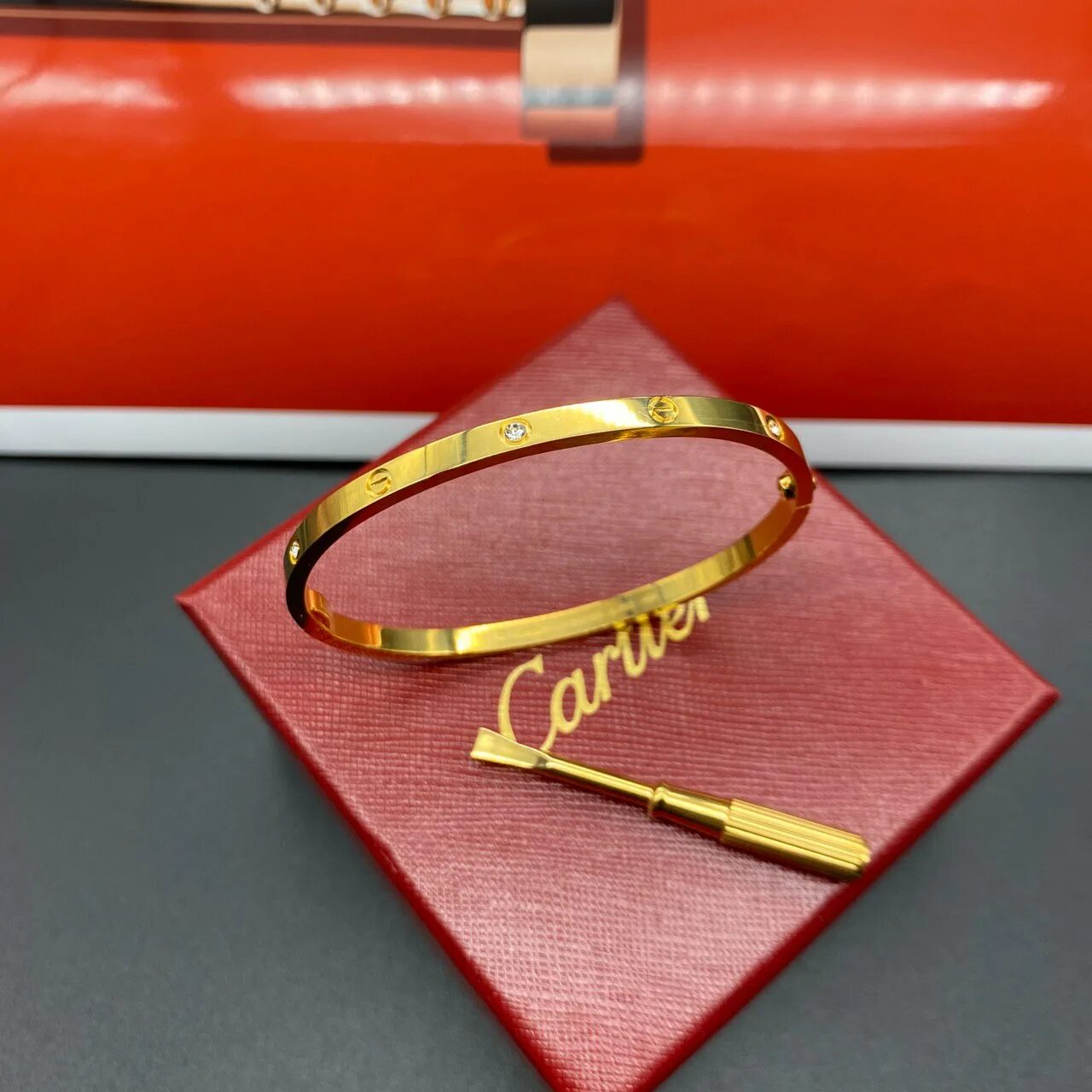 Браслет cartier купить. Браслет Cartier 0039706. Браслет Cartier 1501689. Браслет Картье лав оригинал. Cartier Love браслет 3dm.