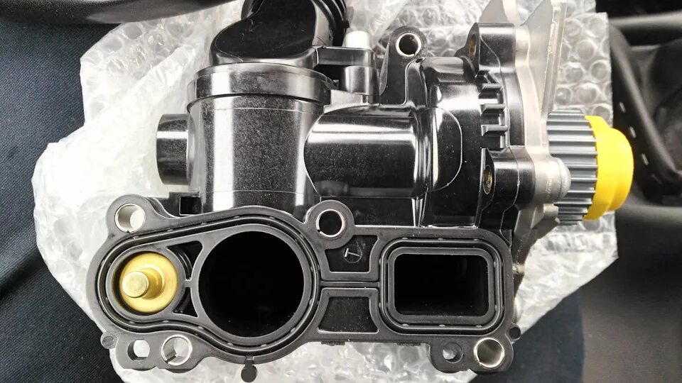 Термостат 1.8 tsi cdab. Bzb 1.8 tsi корпус помпы. помпа суперб 2 1.8 tsi. помпа 1.8 tsi cdab. помпа ауди 2.0 tfsi.