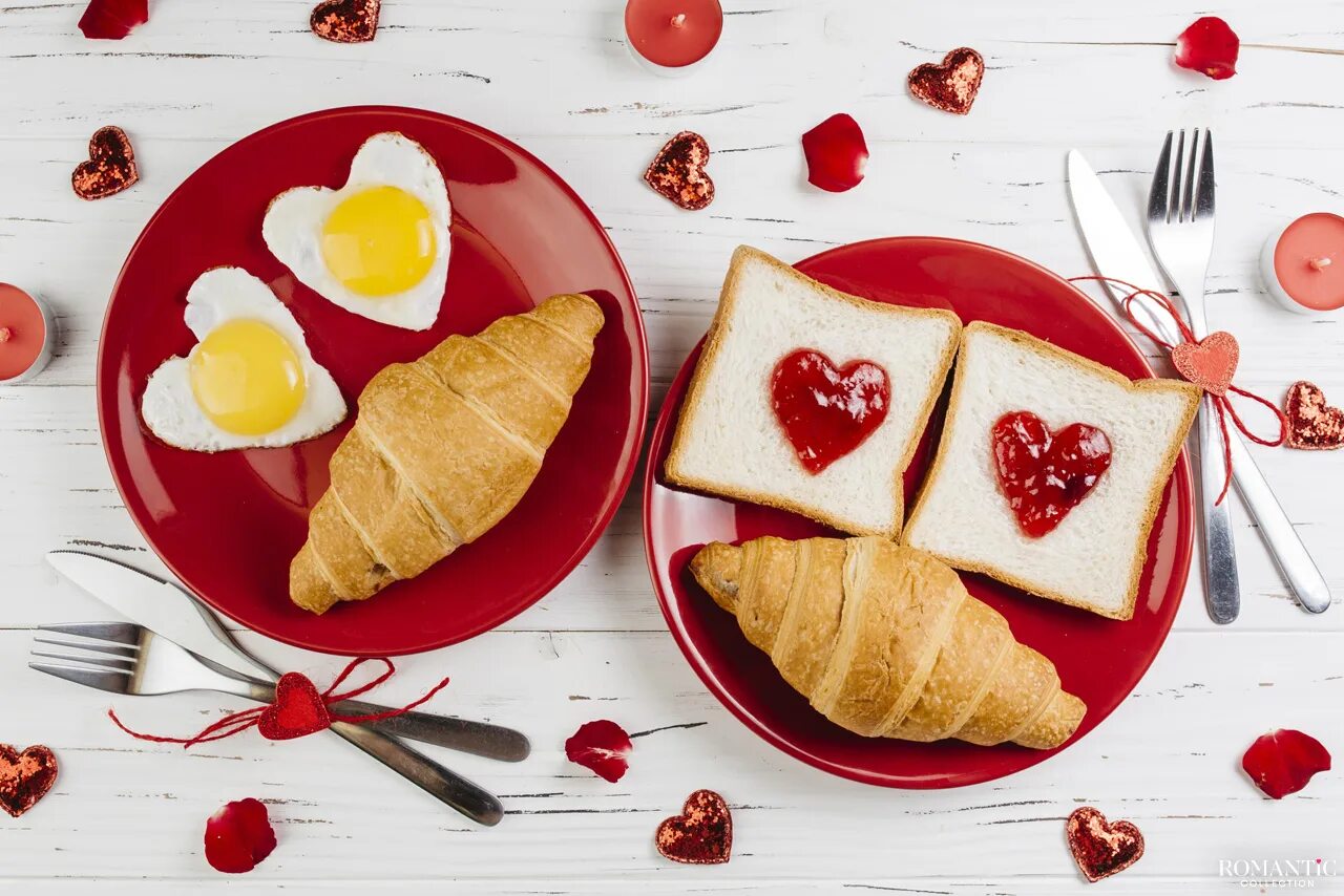 Романтический завтрак. Романтический завтрак для любимого. Завтрак на день влюбленных. Романтический завтрак на двоих.
