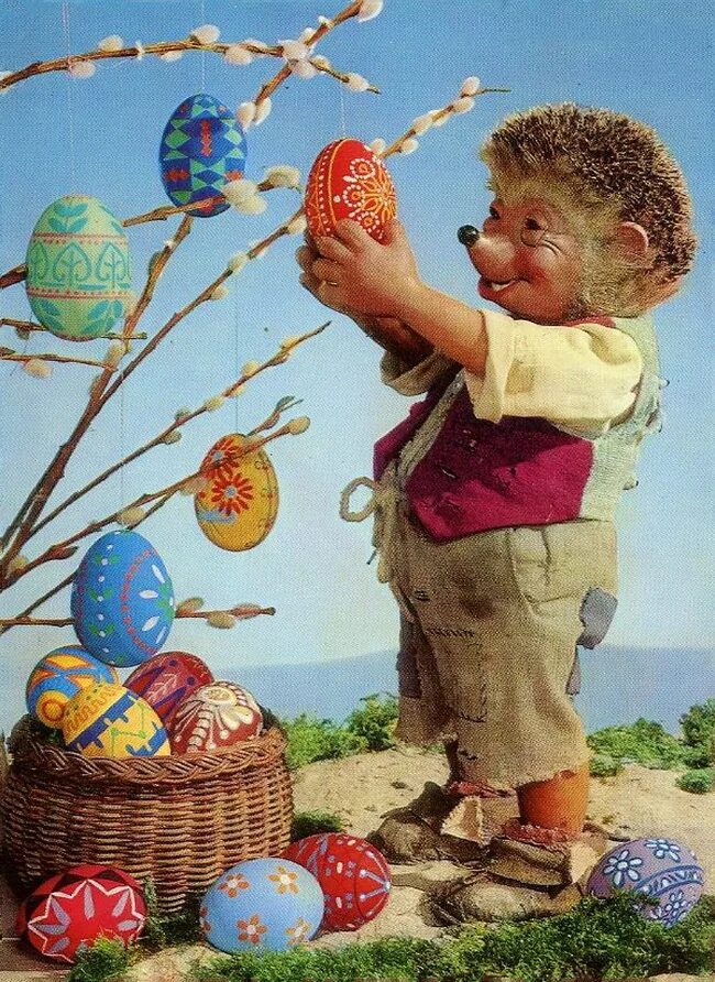 Яйцо об яйцо улыбается лицо картинки. С пасхой ежик. пасхальный еж. еж и пасха. ежик с пасхальным яйцом.