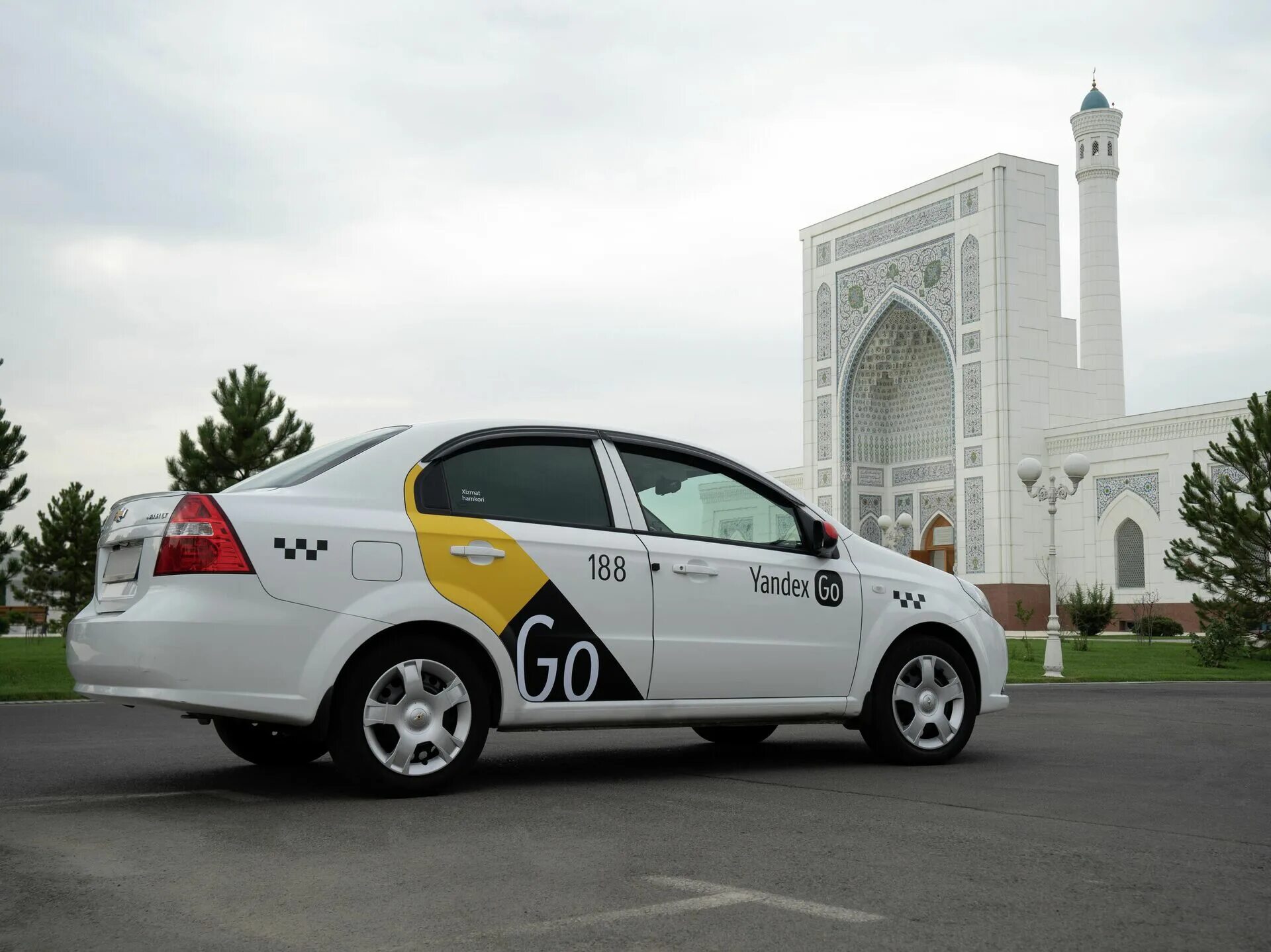 Такси парк самарканд. Такси по узбекистану. Такси узбекистан. Фото логотип i uzbek. Гоу узбекистан.