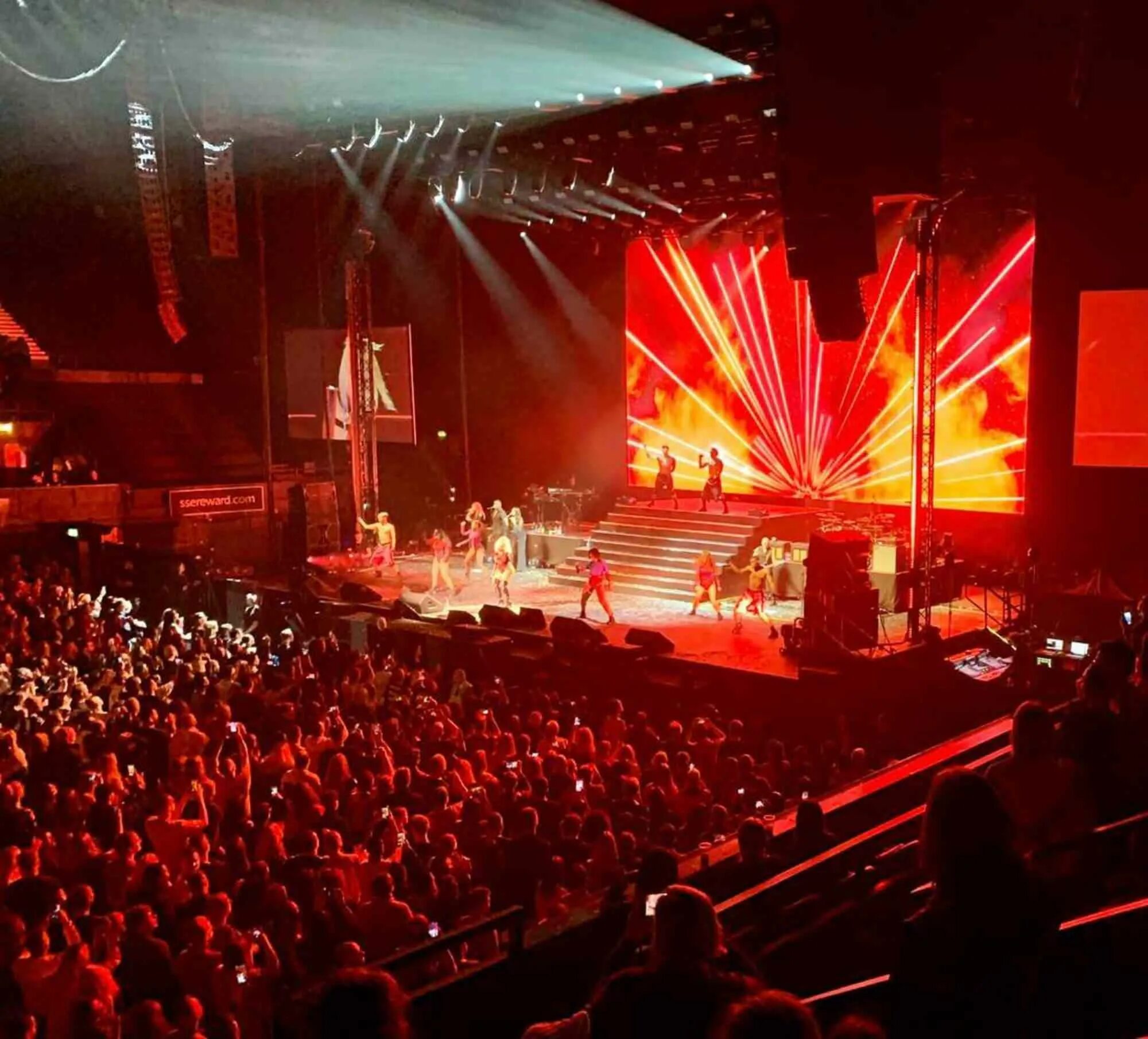 Ovo arena wembley. Wembley arena london. Ovo arena wembley. Бильбао арена. London ovo arena wembley.