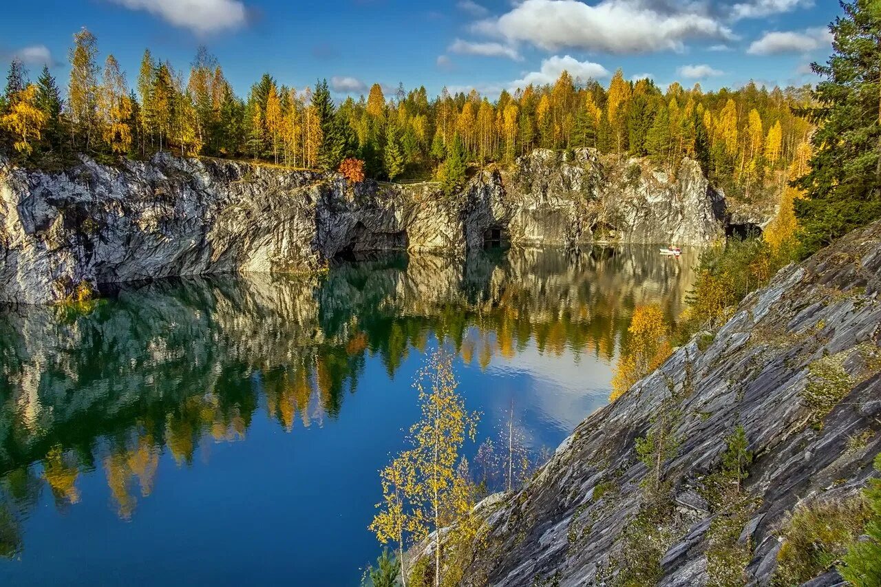 Ала рус. Горный парк Рускеала. Парк Рускеала в Карелии. Орный парк «Рускеала», Карелия. Горный парк Рускеала мрамор.