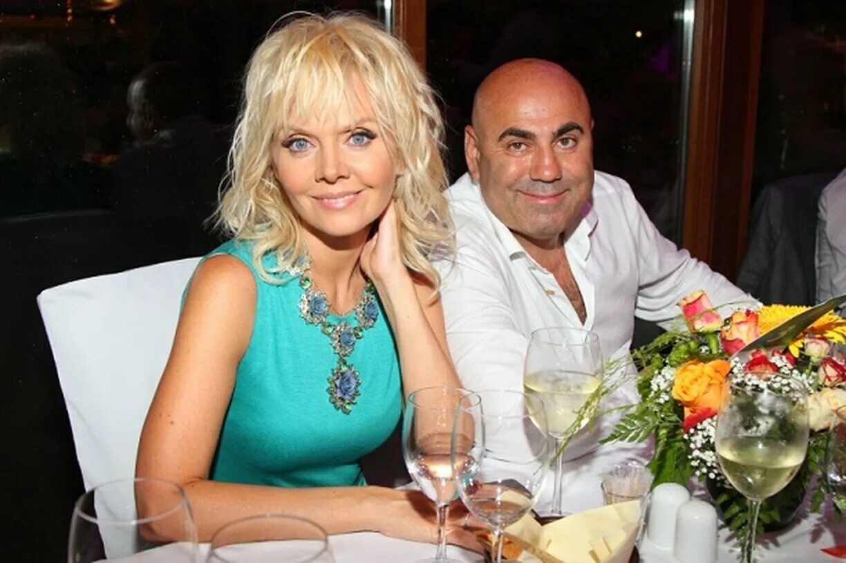 Валерия певица иосиф пригогожин. Певица валерия и иосиф пригожин. Сколько лет пригожину сейчас. Сколько лет пригожину сейчас. Валерия певица иосиф пригогожин.