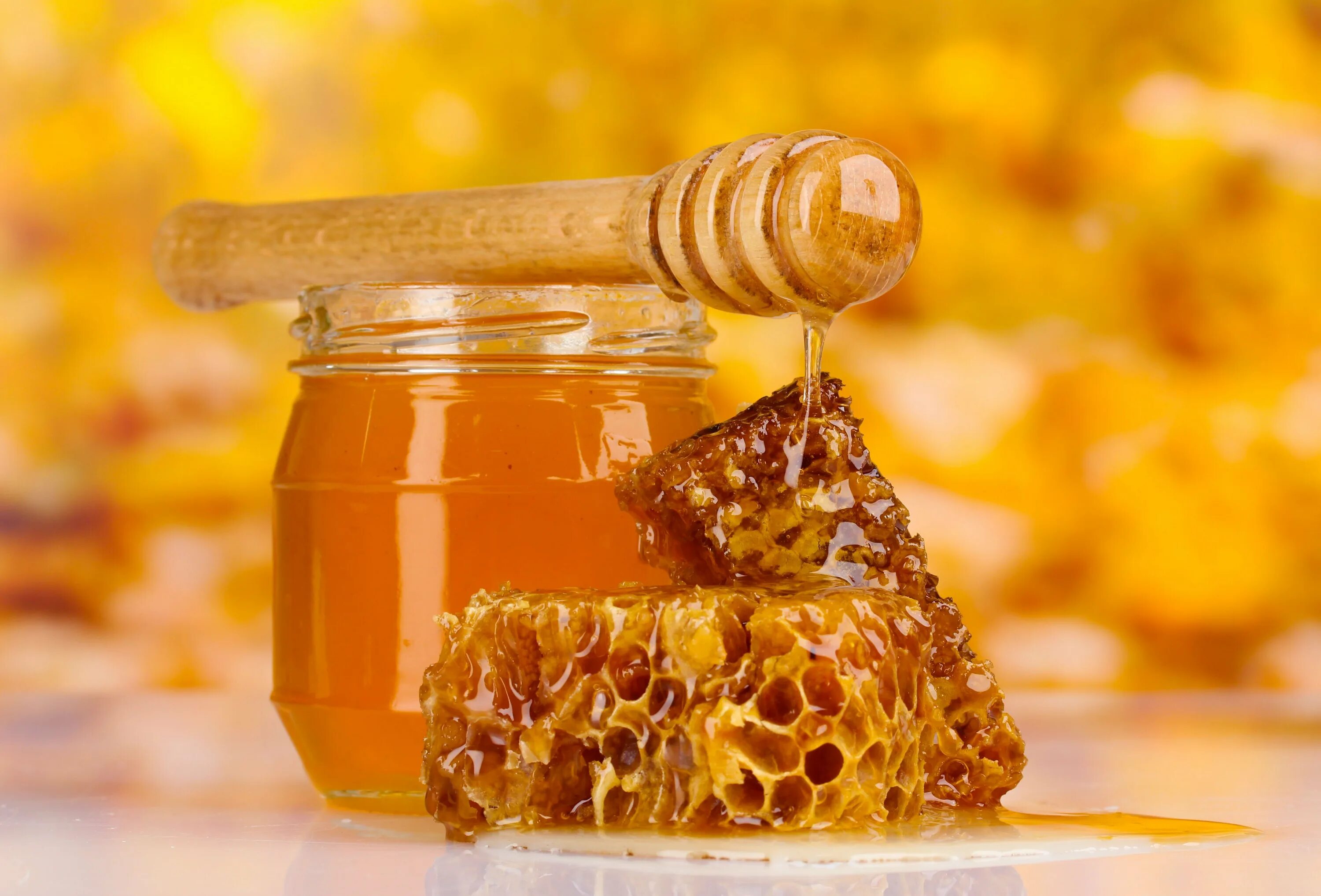 Мед картинки. Башкирия Башкирский мед. Красивый мед. Жидкий мед. Продукты пчеловодства.
