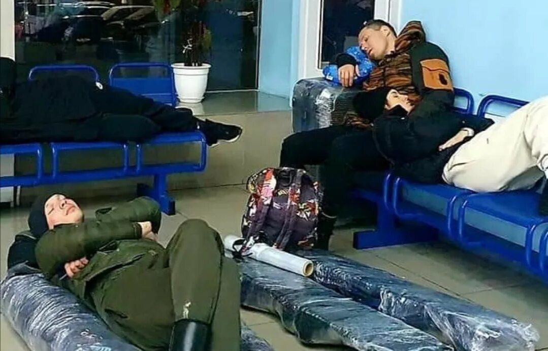 Аэропорт прокопьевск. Самолёт "полёт". Коллапс в аэропорту. Работа в аэропорту новокузнецк. Работа в аэропорту новокузнецк.