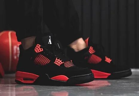 Jordan 4 retro thunder