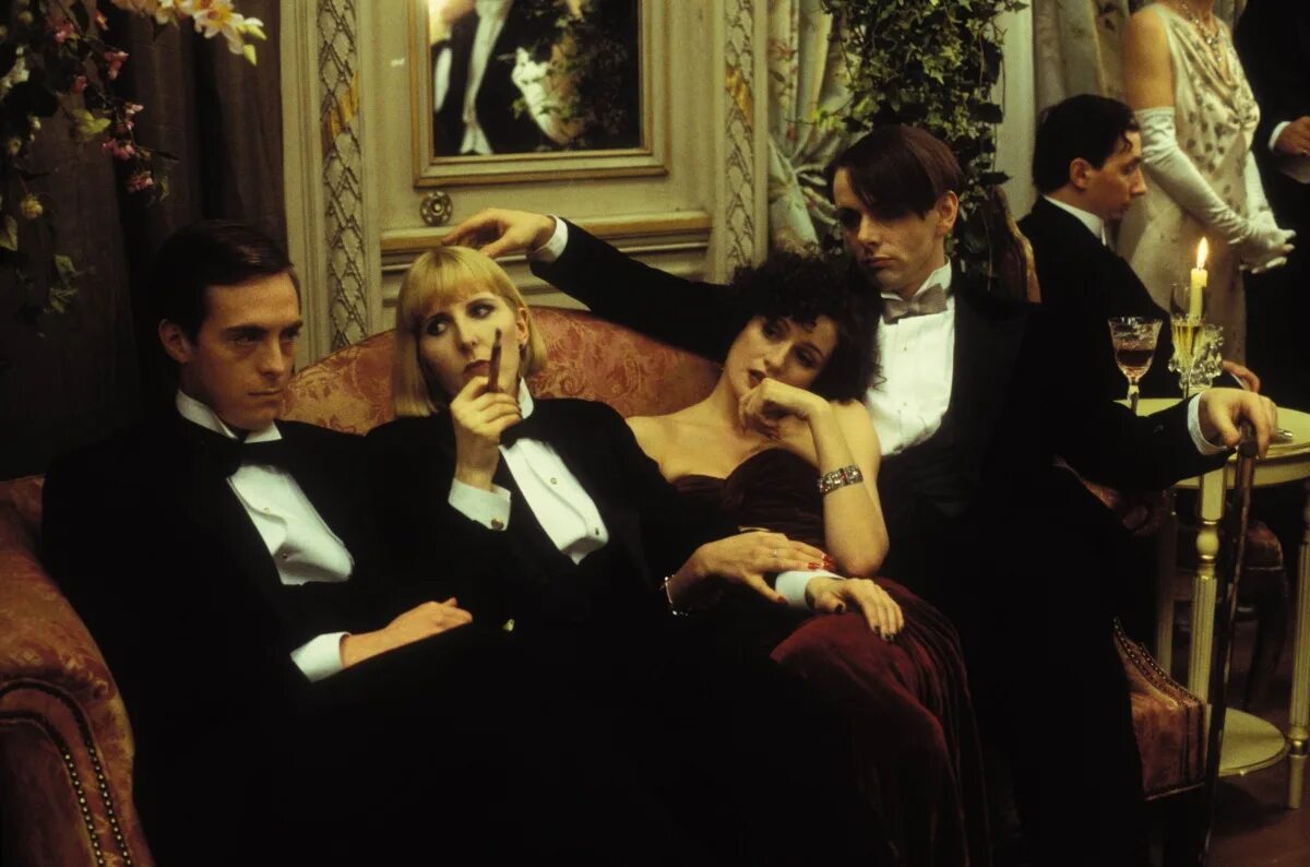 золотая молодёжь 2003 дэвид теннант. богатые русские девочки. 5 золотая молодежь. мажоры золотая молодежь. золотая молодежь фильм 2019.