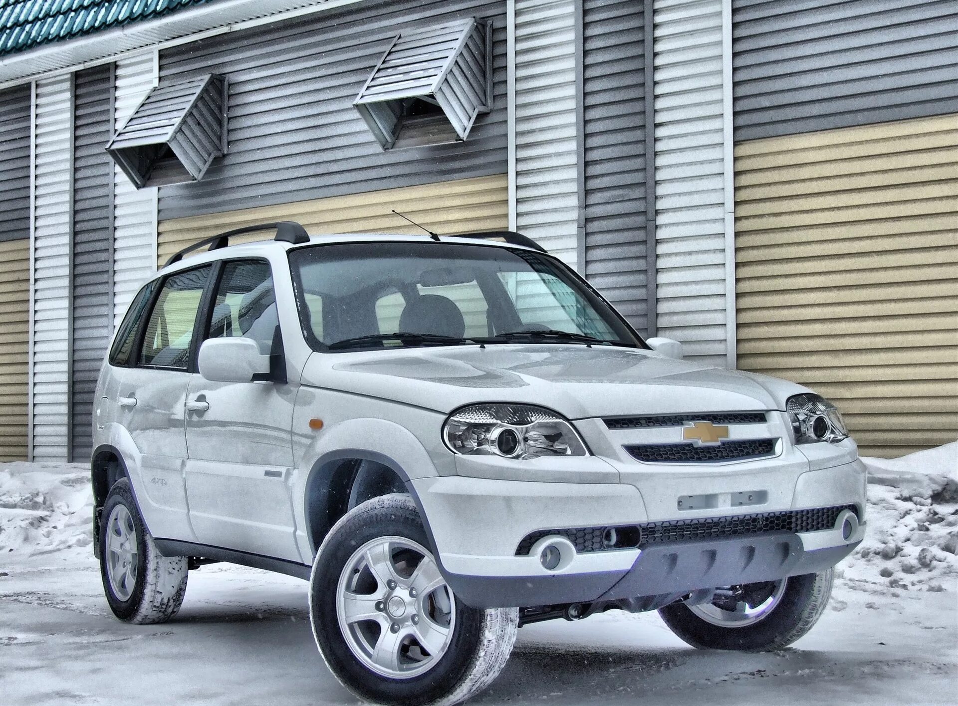 Нива шевроле купить новую с завода. Chevrolet Niva. Chevrolet Nova. Chevrolet Niva 2000. Нива Шевроле 4 на 4.