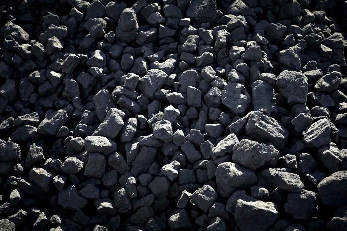 слабоспекающийся антрацит уголь. антрацит уголь. серый уголь. уголь дпк 50-200. каменный уголь камень.