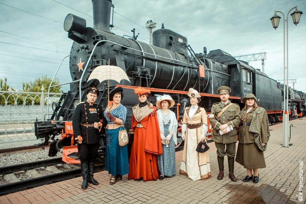 Ближайший приезд. Станция Тверь Николаевская железная дорога 19 век. Ретропоезд Рускеала 20 вагон. Станция Шувакиш ретро поезд. Уральский экспресс ретро поезд.