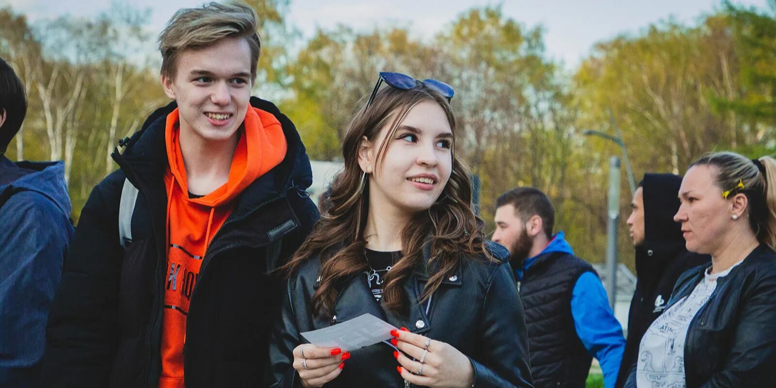Крутые места в москве для молодежи. Молодежь москвы. Всемирный день молодёжи (вфдм) фото. Молодежь на красной площади. Места для молодежи в москве.