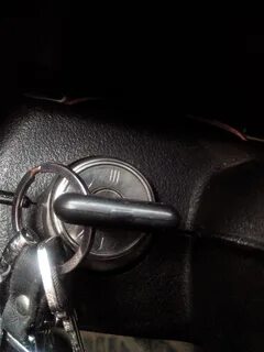 Не поворачивается ключ зажигания нива